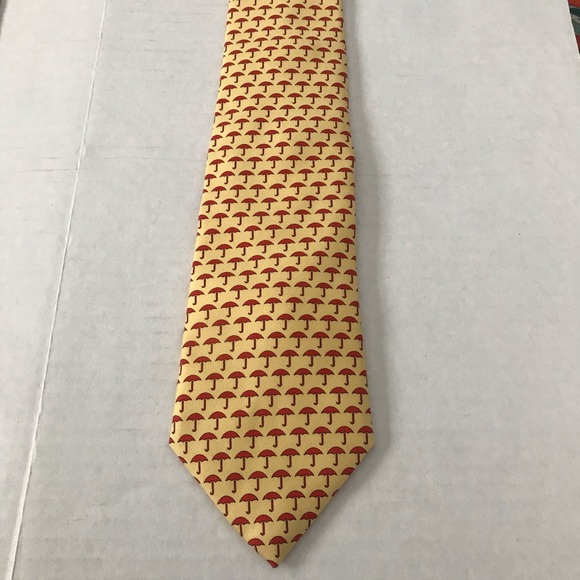 Umbrella Yellow Red Vineyard Vineyard Vines Tie - Picture 10 of 11